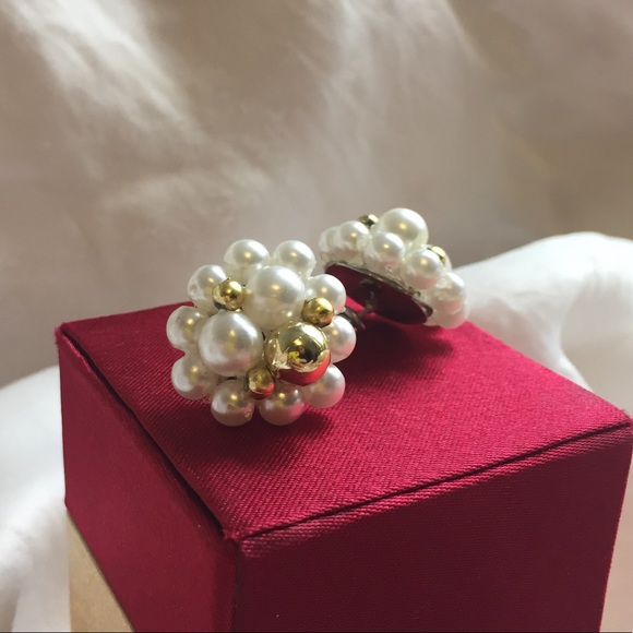 Pearl Earrings - Picture 1 of 4